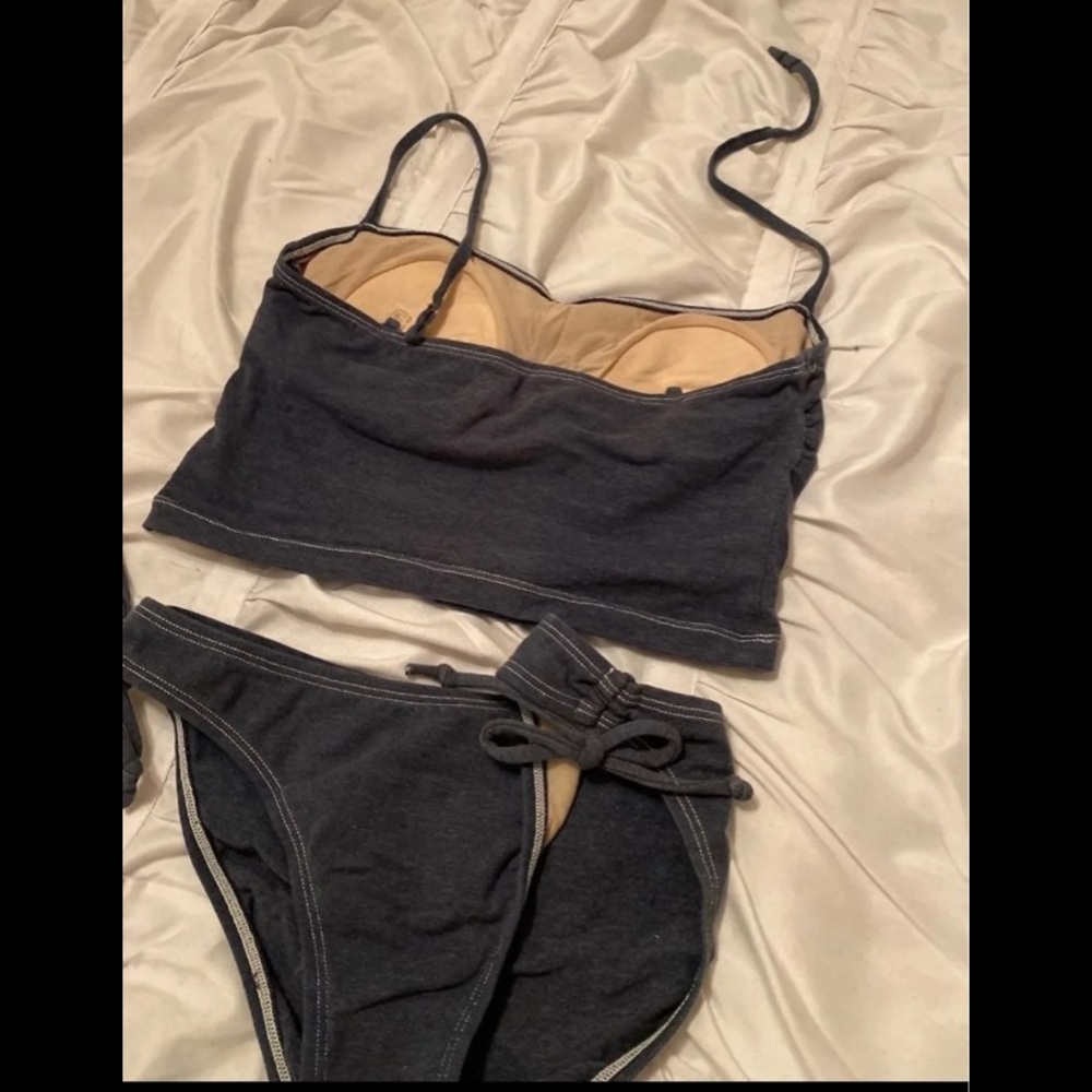 Bikini - Picture 3 of 5